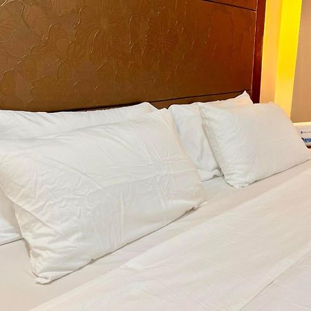 Paranaque City Luxury Hotel Type Condo Near Naia Manila Airport מראה חיצוני תמונה